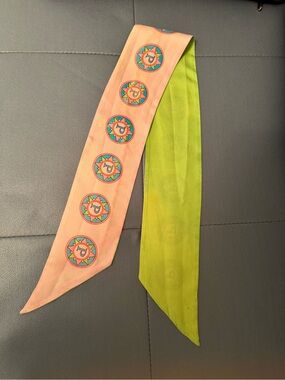 Parazul Silk Twilly Scarf in Peach and Lime Green – Designer-Inspired